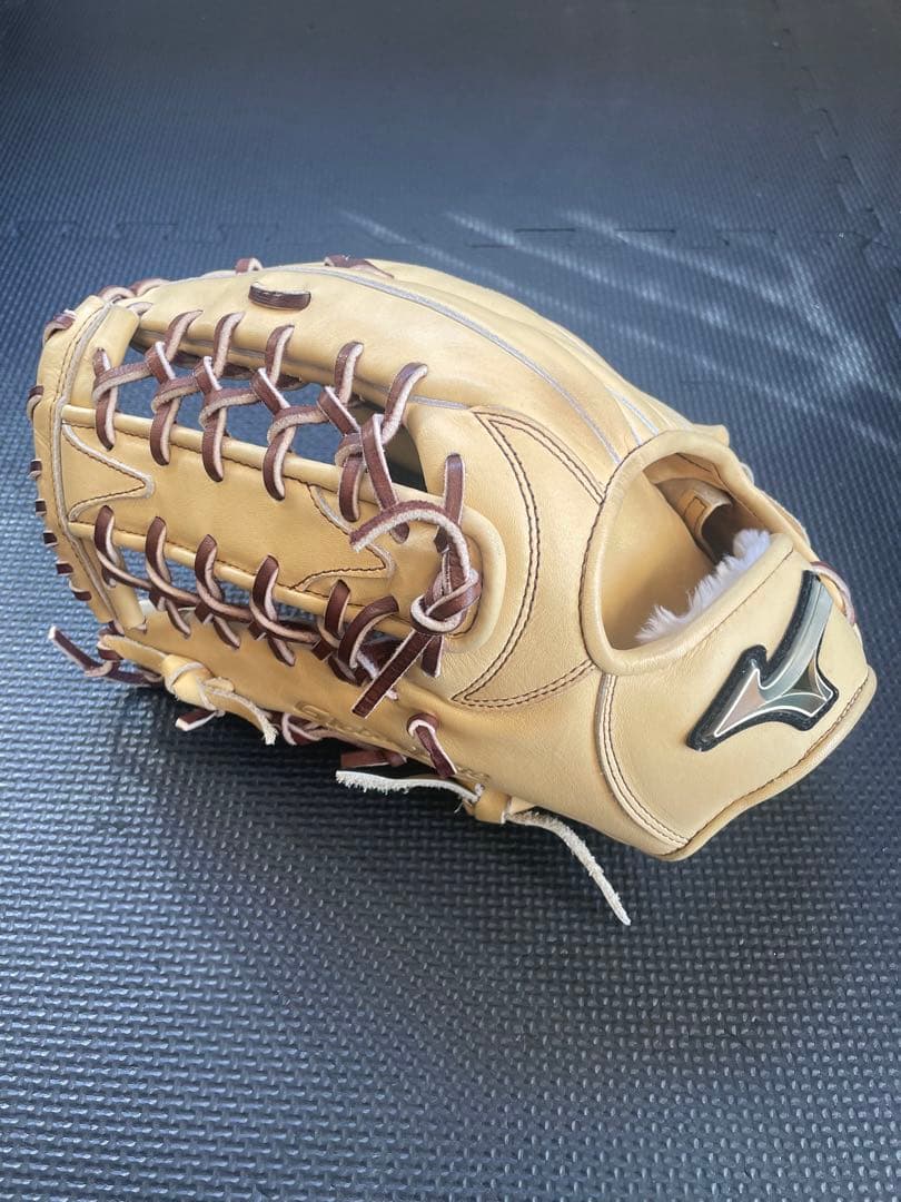 m*e様 グローバルエリート　軟式グローブ　外野手　左投げ　キャメル