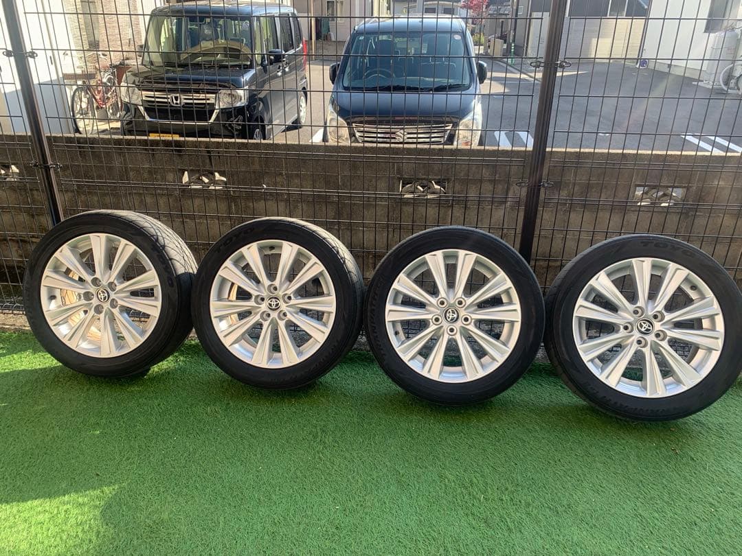 トヨタ純正　30系18インチ ホイール