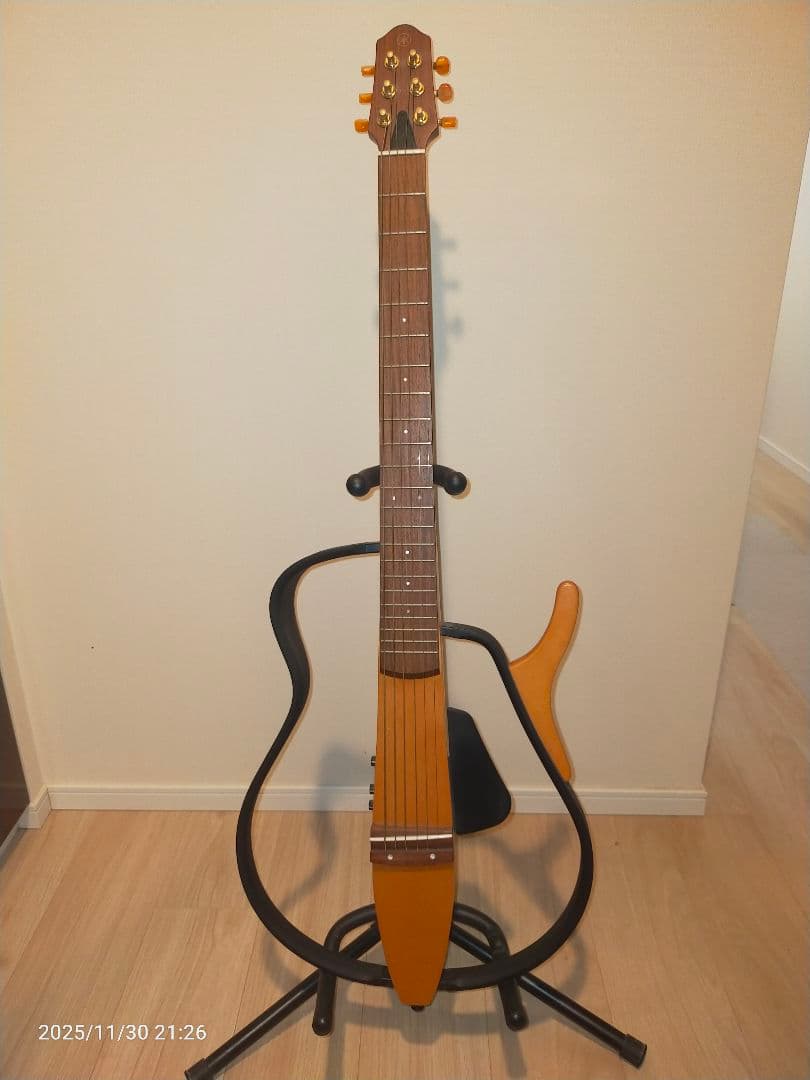 YAMAHAサイレントギター　SLG-100S　スタンド付