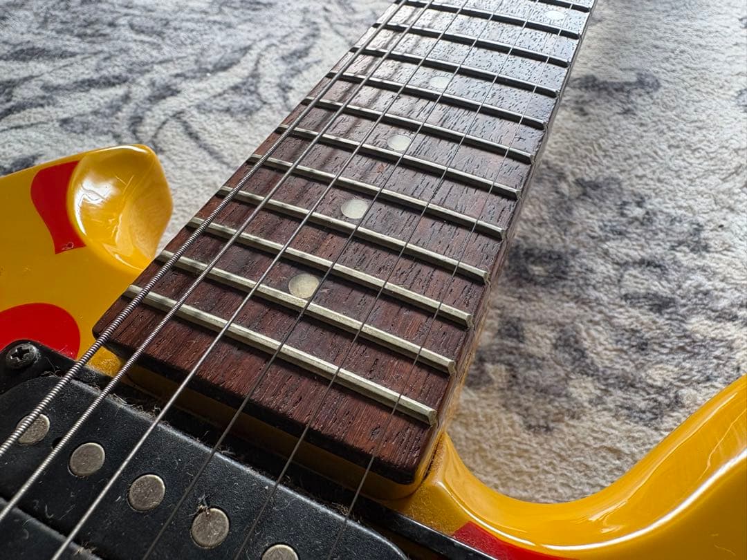 ヒデミニギター　イエローハートミニエレキギター
