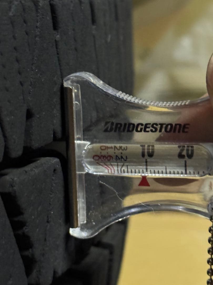 わー①ハリアー 80系BLIZZAK DM-V3 225/60R18