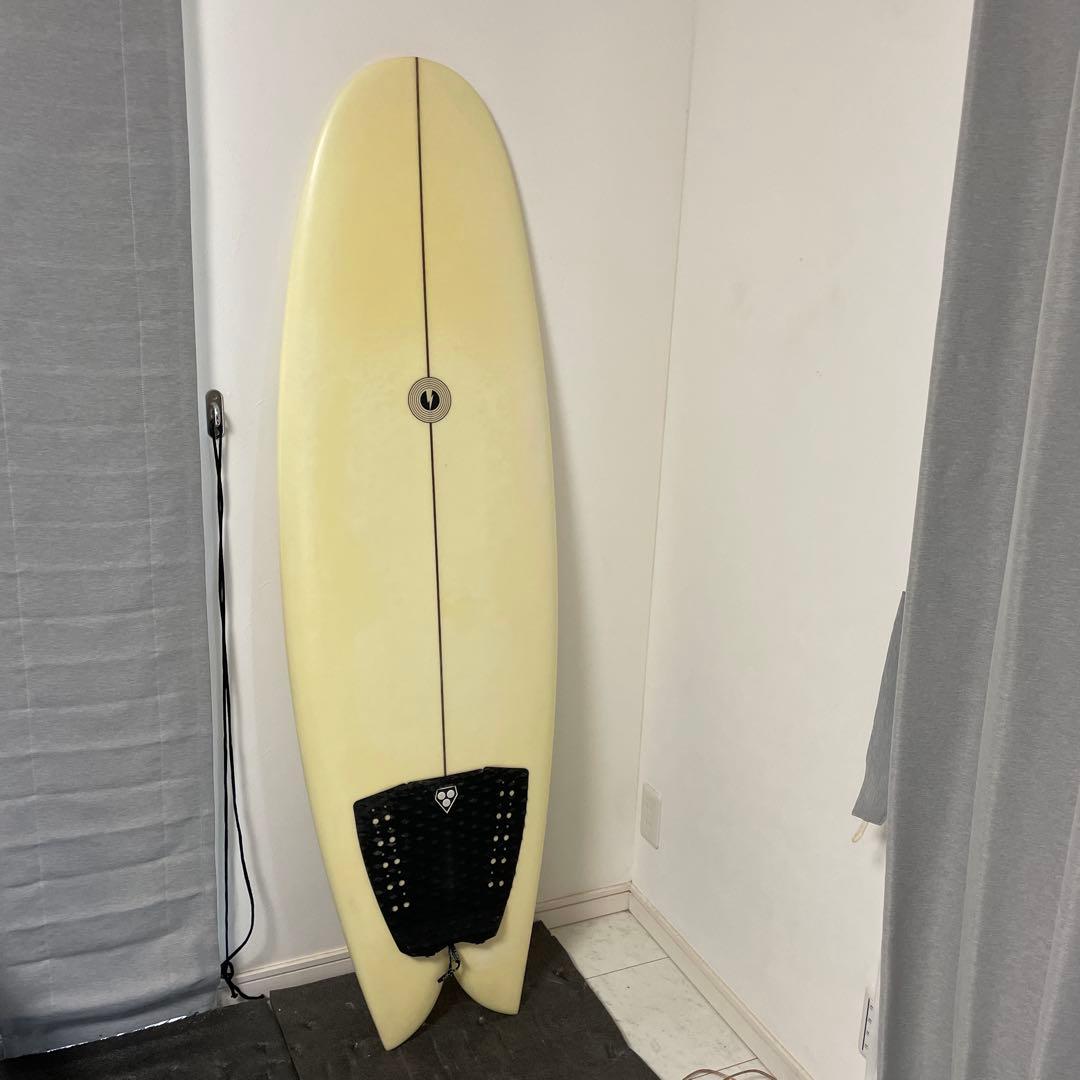 千葉　手渡し限定　アルバム ￼ALBUM ショートボード 白色　EPS クアッド