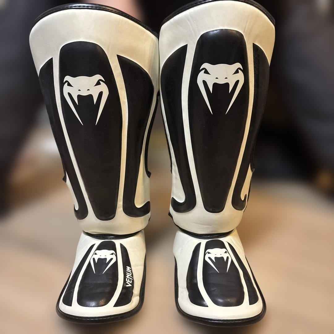 Venum ヴェヌム　シンガード　レガース　脛あて　Mサイズ