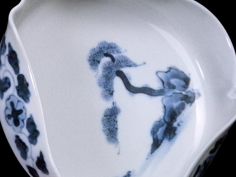 平戸　古伊万里　染付　岩に松の図　富士型変形皿　B354AS-DCk