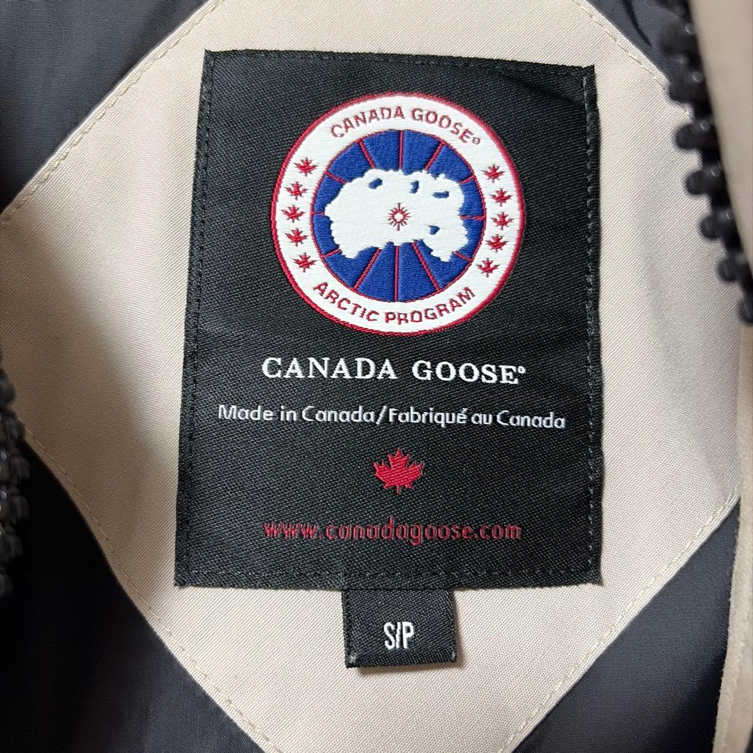 カナダグース　ダウンベスト