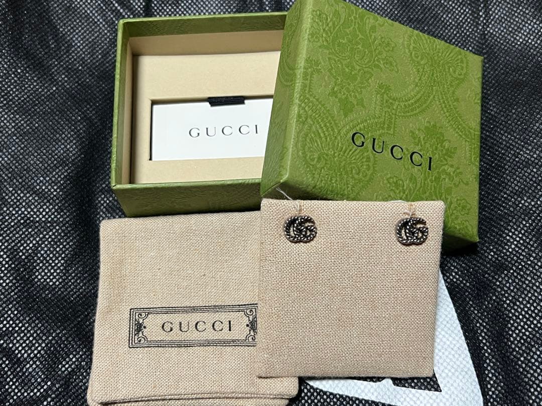 GUCCI ダブルG ピアス　年末限定値下げ