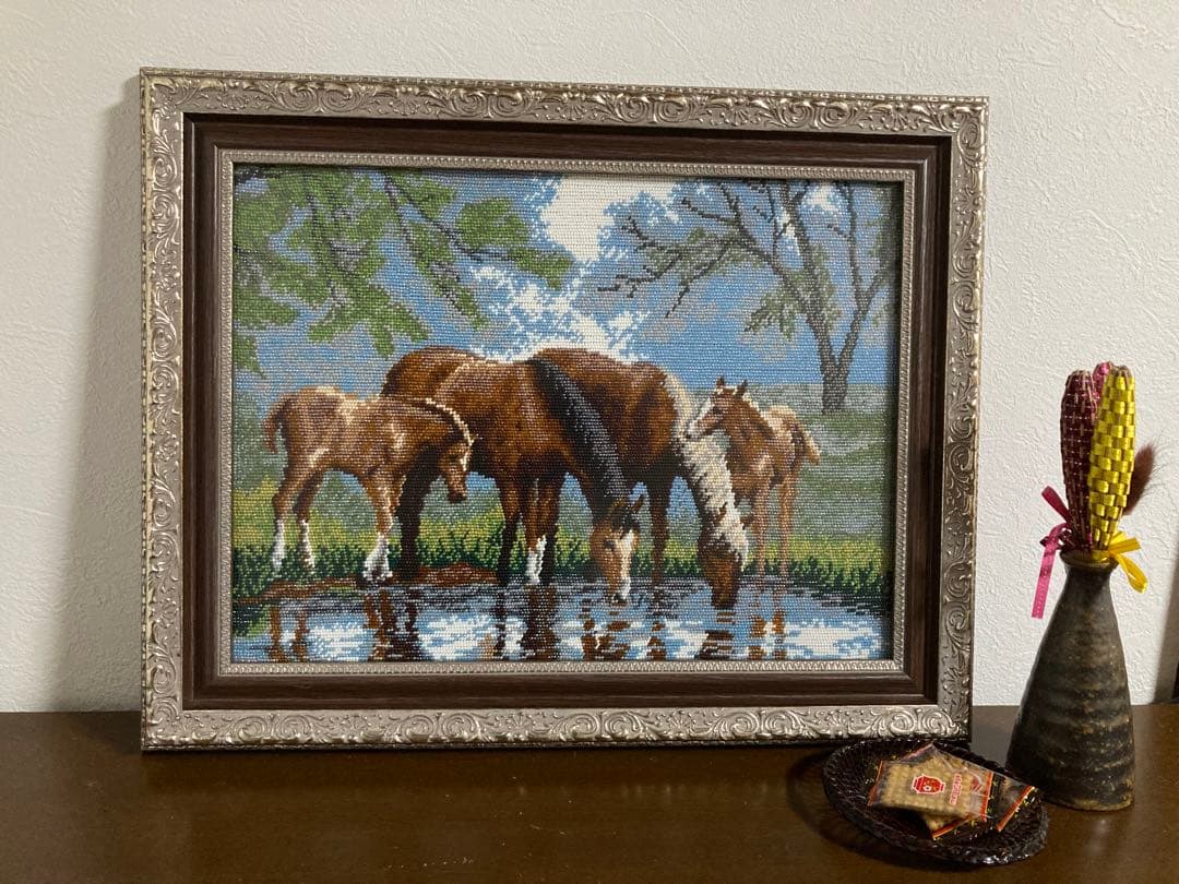 Wonderful horses by the lakeビーズ刺繍の絵です。