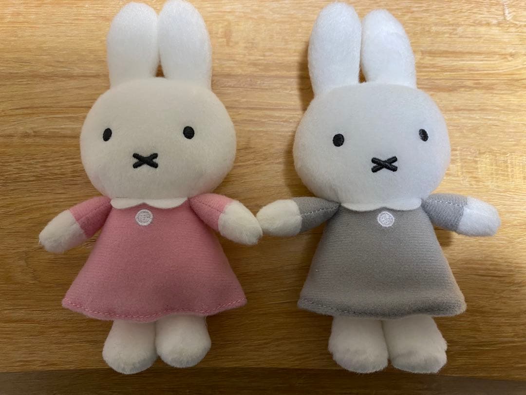 ミッフィー　マスコット　ピンク　グレー