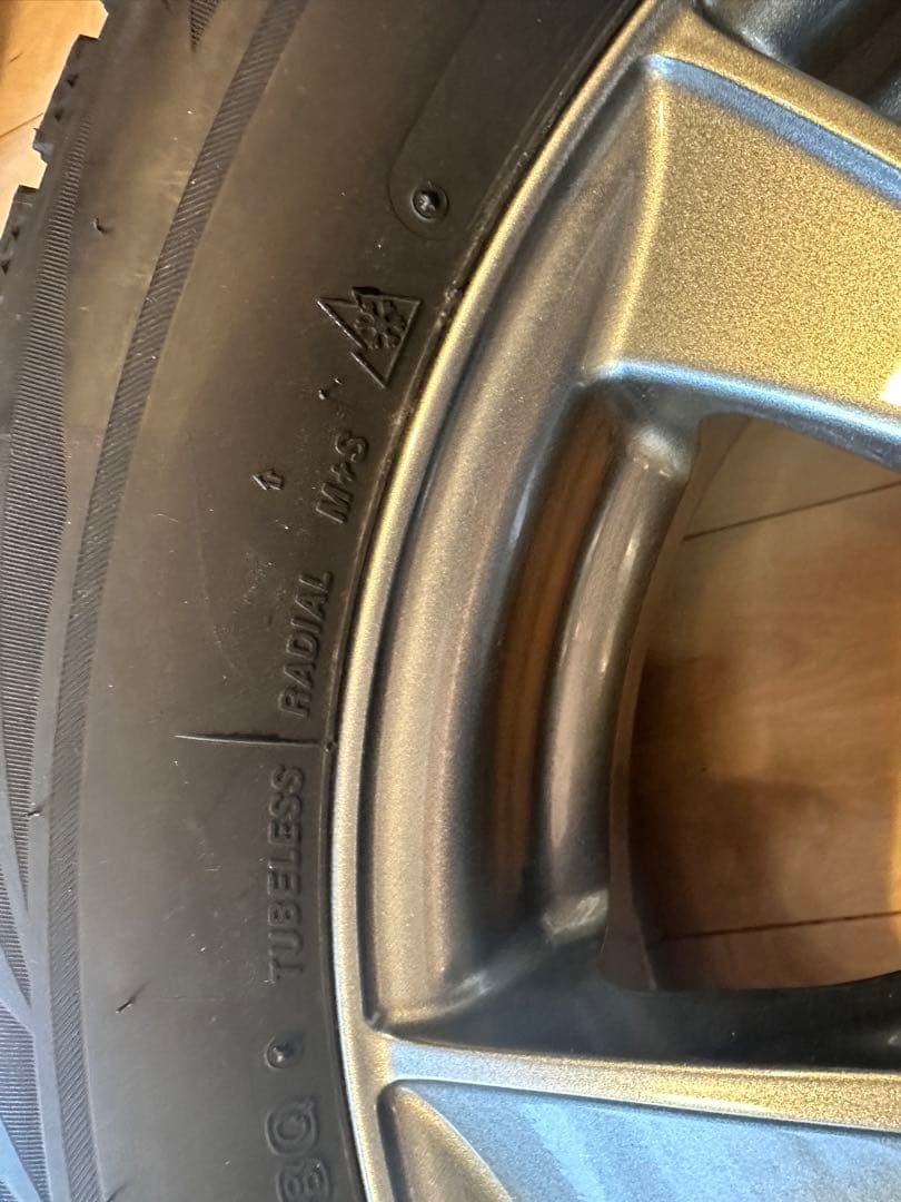 ほぼ新品タイヤ1本（走行距離わずか／パンク時の緊急交換品）