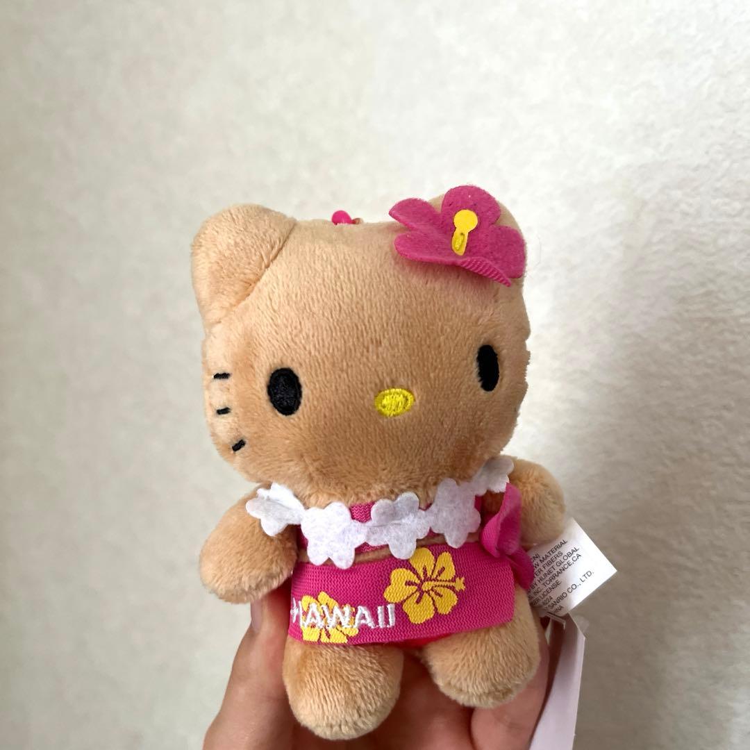ハワイ限定　日焼けハローキティ　ぬいぐるみキンホルダー