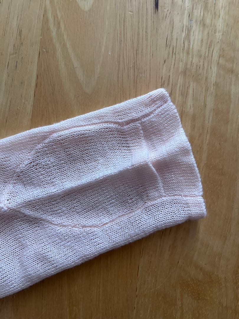 【新品未使用】ルルレモン　Vネックトップス　薄ピンク