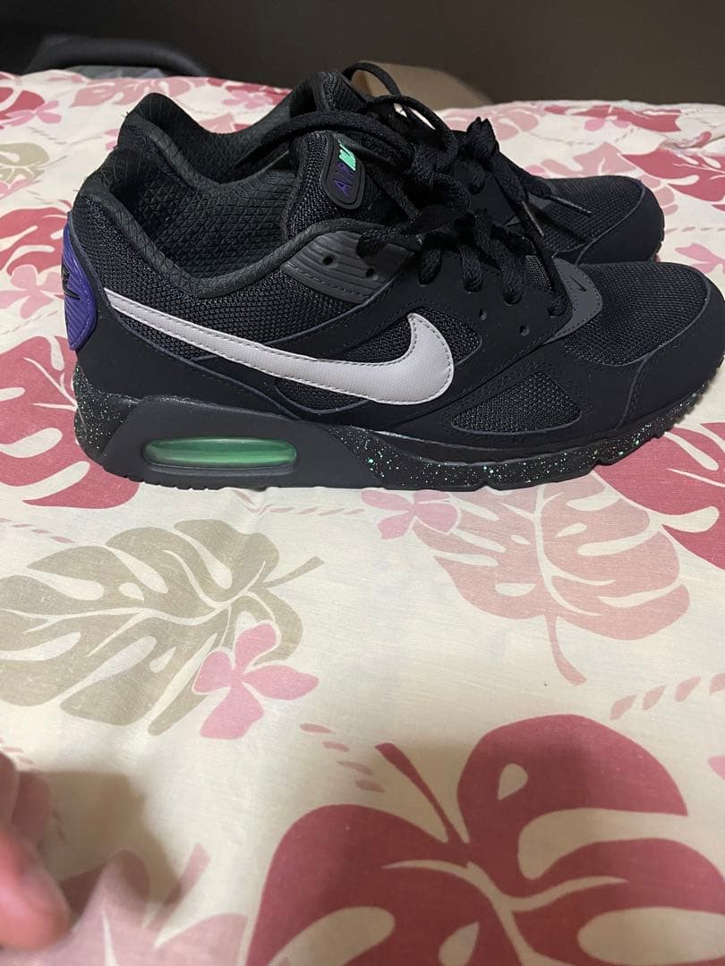 Nike スニーカー 黒 エアクッション付き