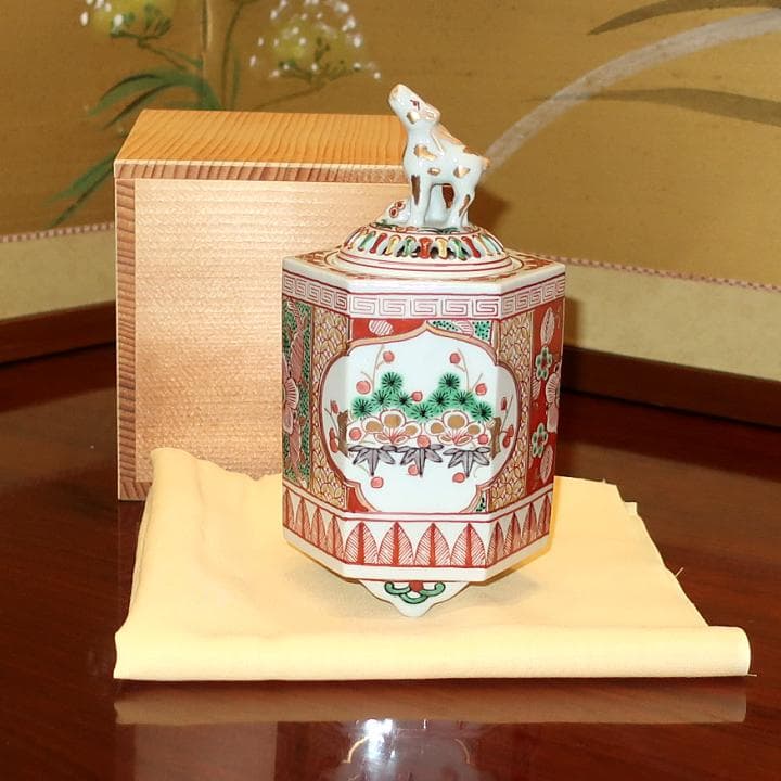 春インテリア置物 伝統工芸九谷焼　香炉　赤絵梅文