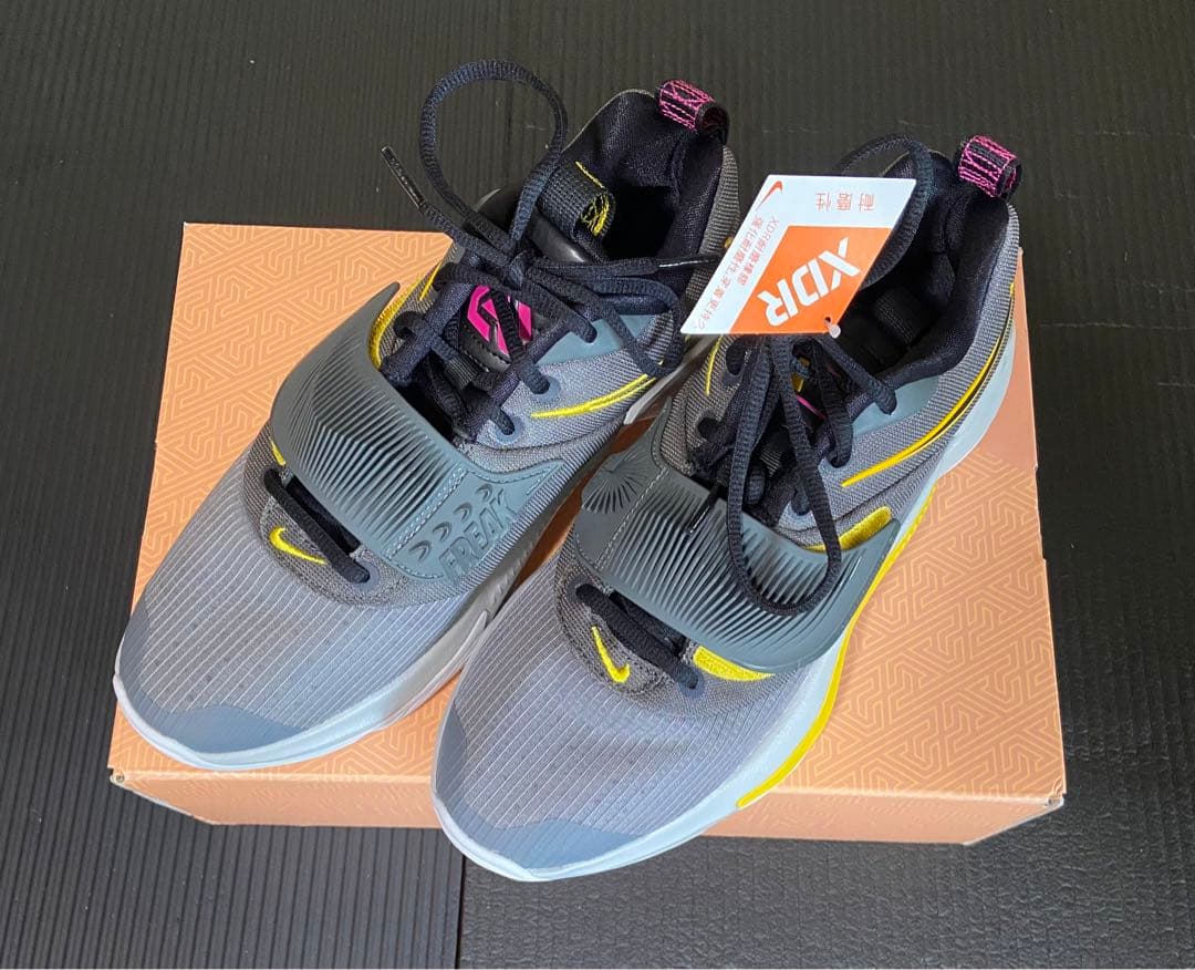 シューズ(男性用) NIKE ZOOM FREAK 3 EP'LOW BATTERY'