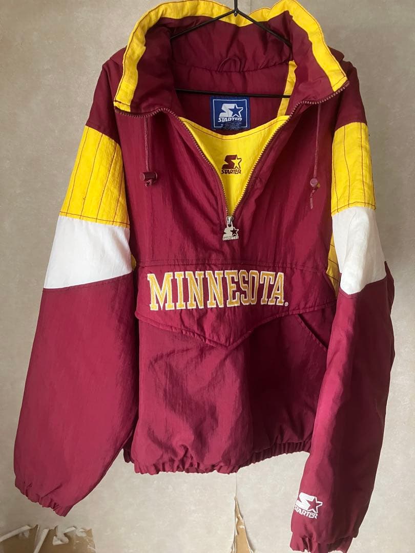 STARTER製MINNESOTA gophersアノラック選手サイン入り？