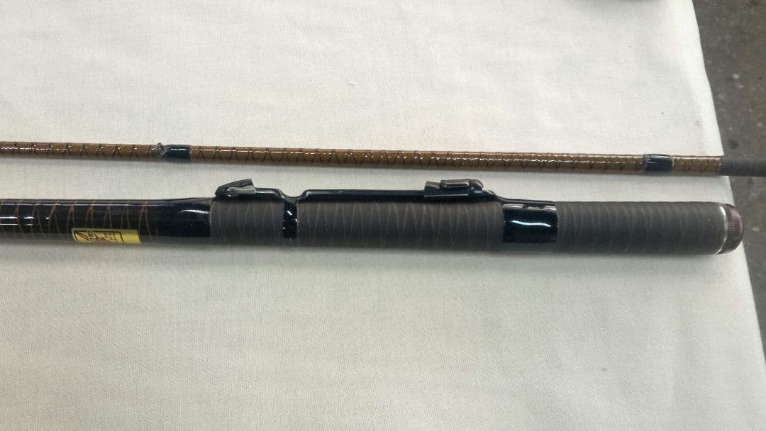 ヘチ竿2本セット　NFT・翔新堤240& シマノ・青波巧21