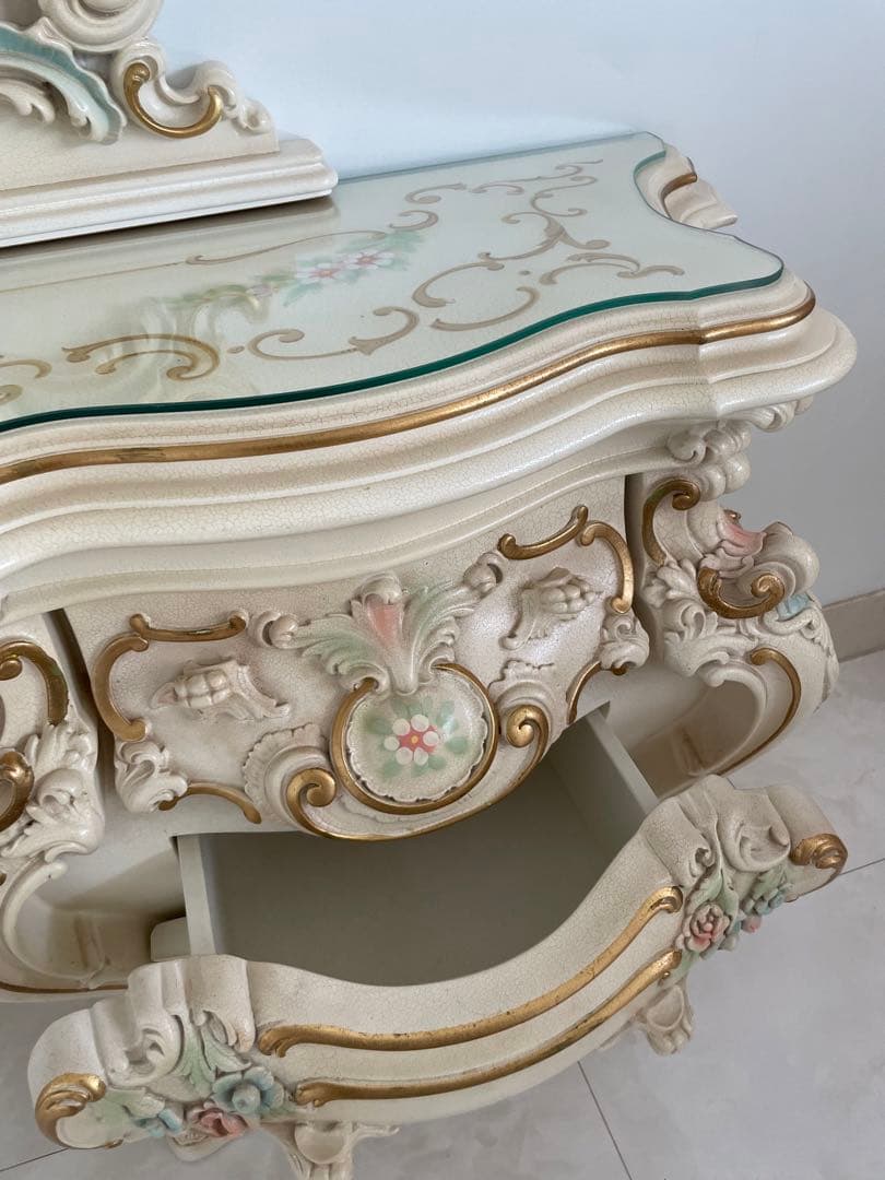 お値下げ‼️‼️高級イタリア家具.美品.ゴルチャコ&シリック