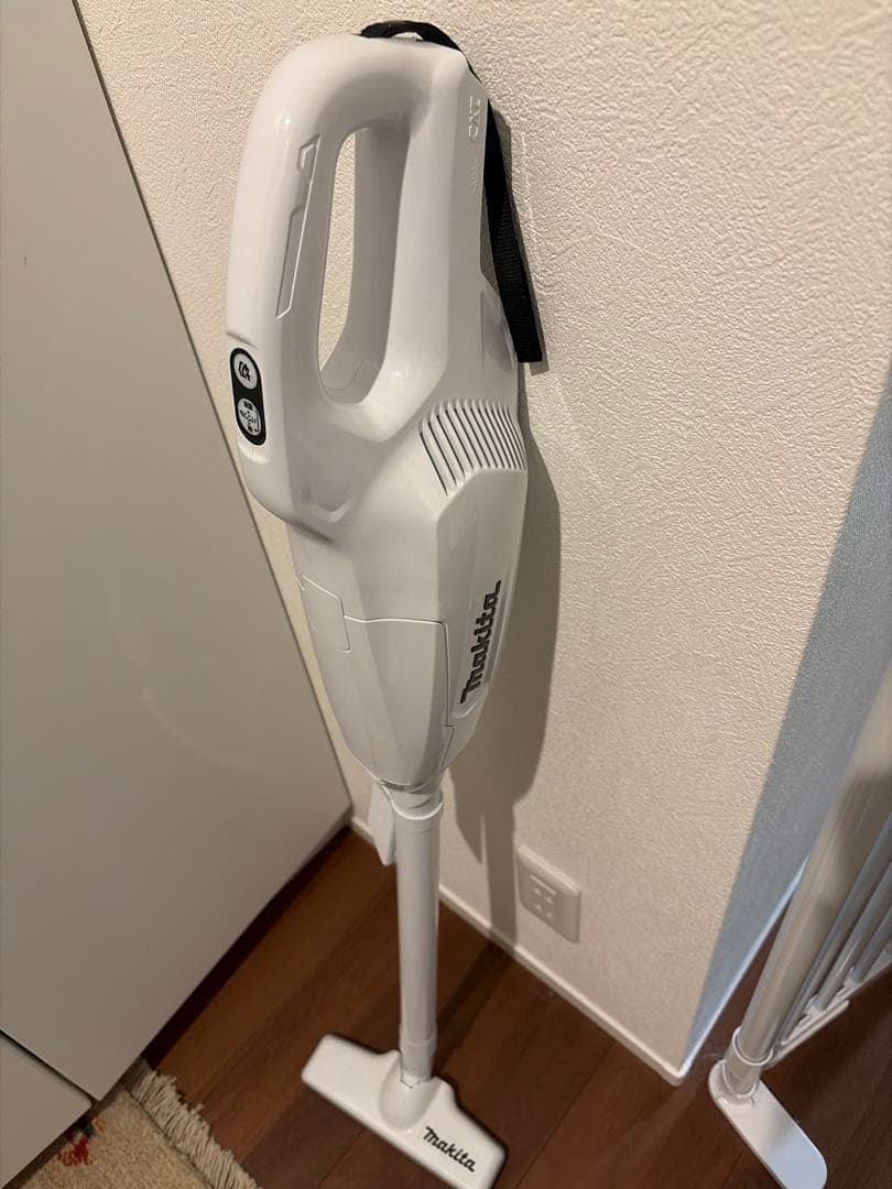 マキタ コードレス掃除機CL107 紙パック バッテリ充電器付