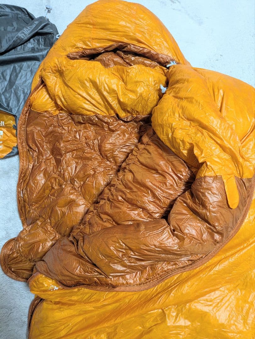 ほぼ未使用　シームレス ダウンハガー 800 EXP. オレンジ　モンベル