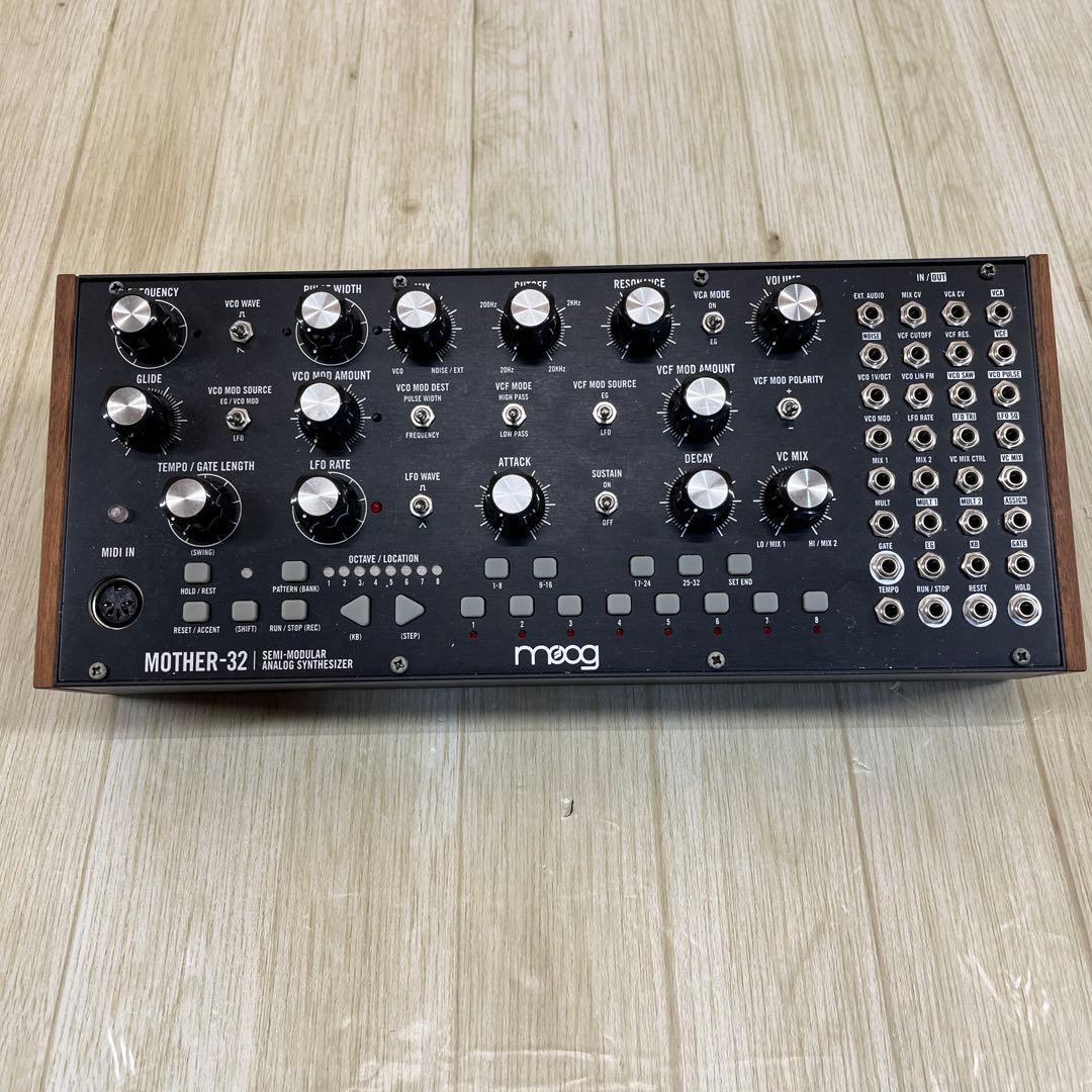 moog mother-32 セミモジュラーシンセサイザー