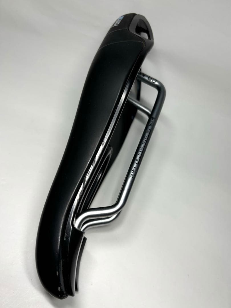 送料込み ISM PN3.1 サドル