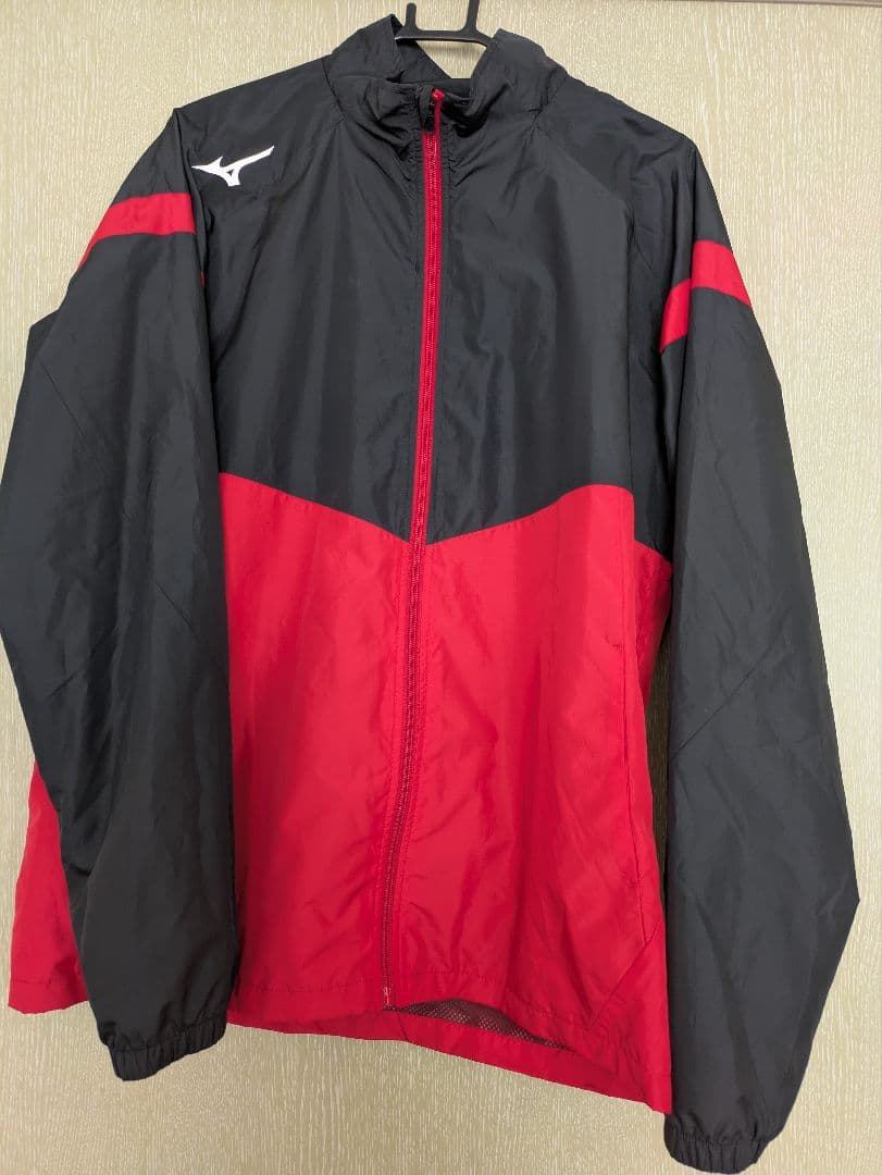 値下げ★北海道コンサドーレ札幌　Mizuno ウィンドブレーカー 黒/赤