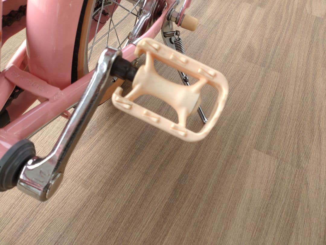 ブリヂストン　ハッチ　16インチ　HC162 ピンク　直接引取限定