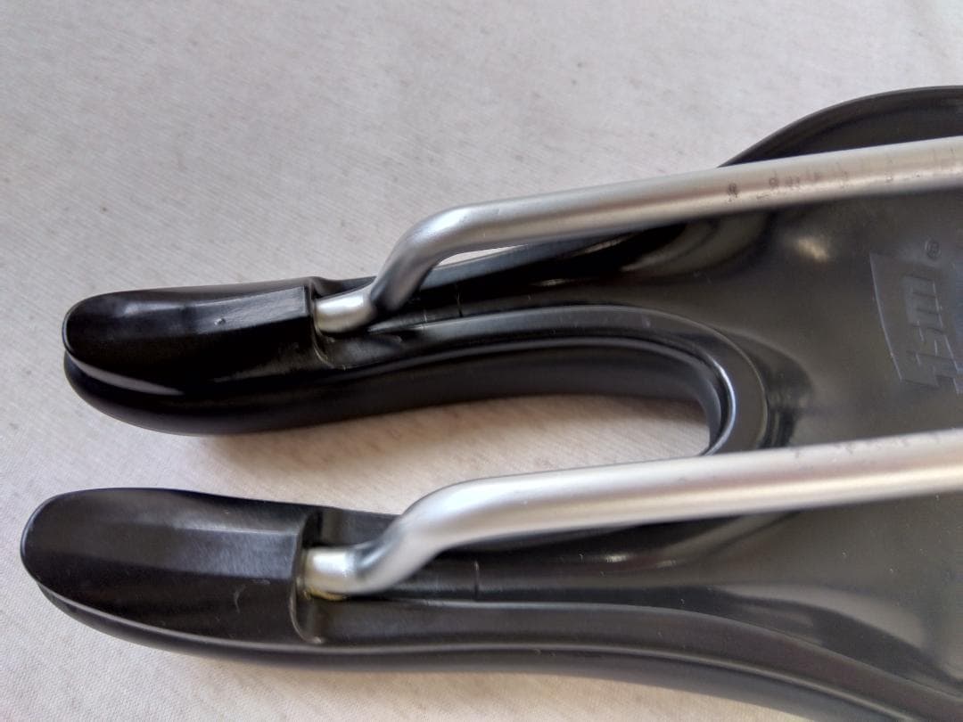 ISM PN 3.1 サドル 40 ブラック