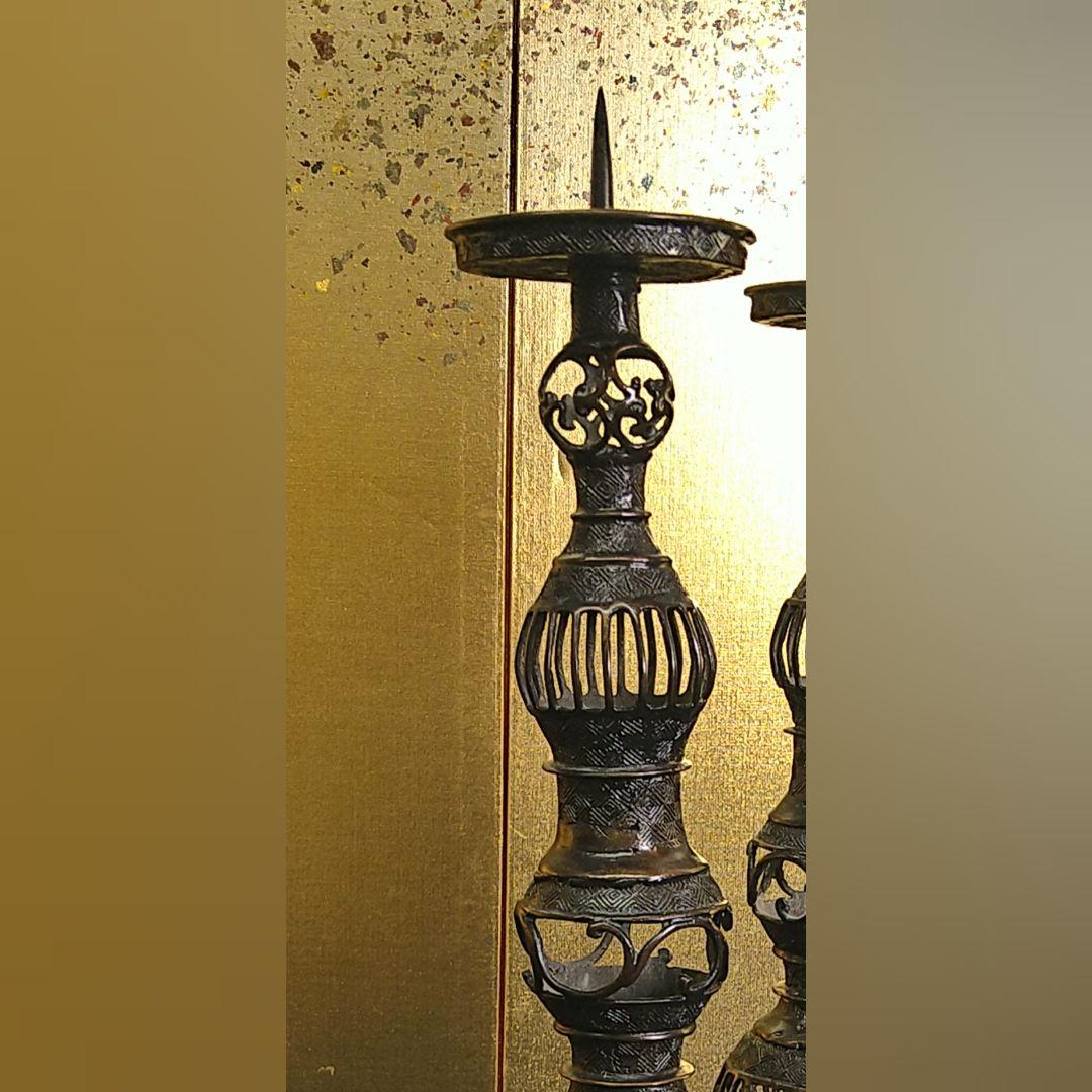 AC21 寺院仏具 燭台壱対 透かし彫 火立 蝋燭台 灯明 50cm