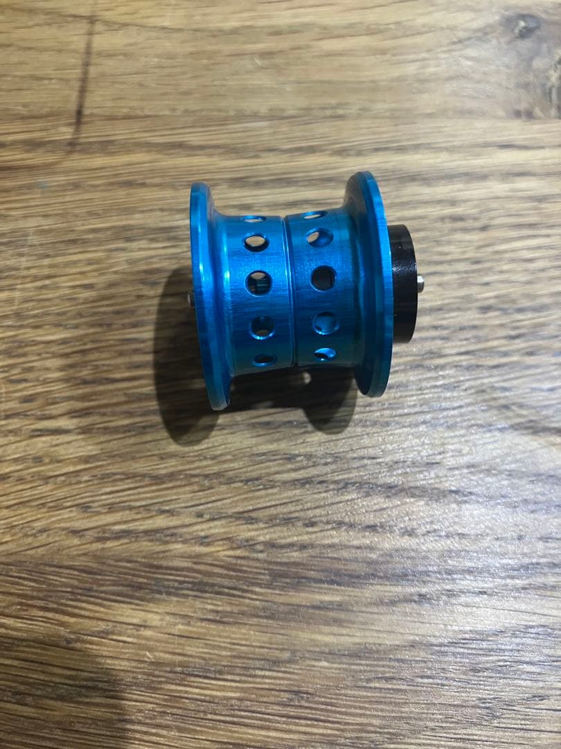 KTF ネオスプール　ダイワ　34mm ブルー