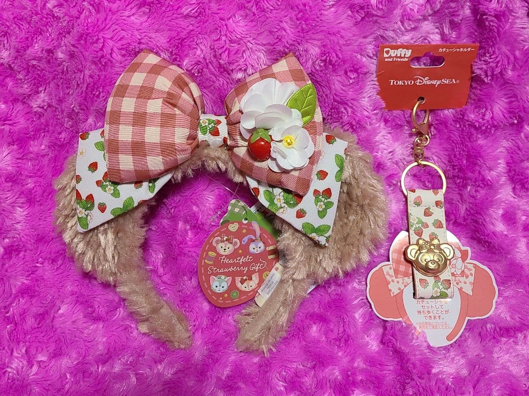 ダッフィーハートフェルトストロベリーギフト カチューシャ カチューシャホルダー♡