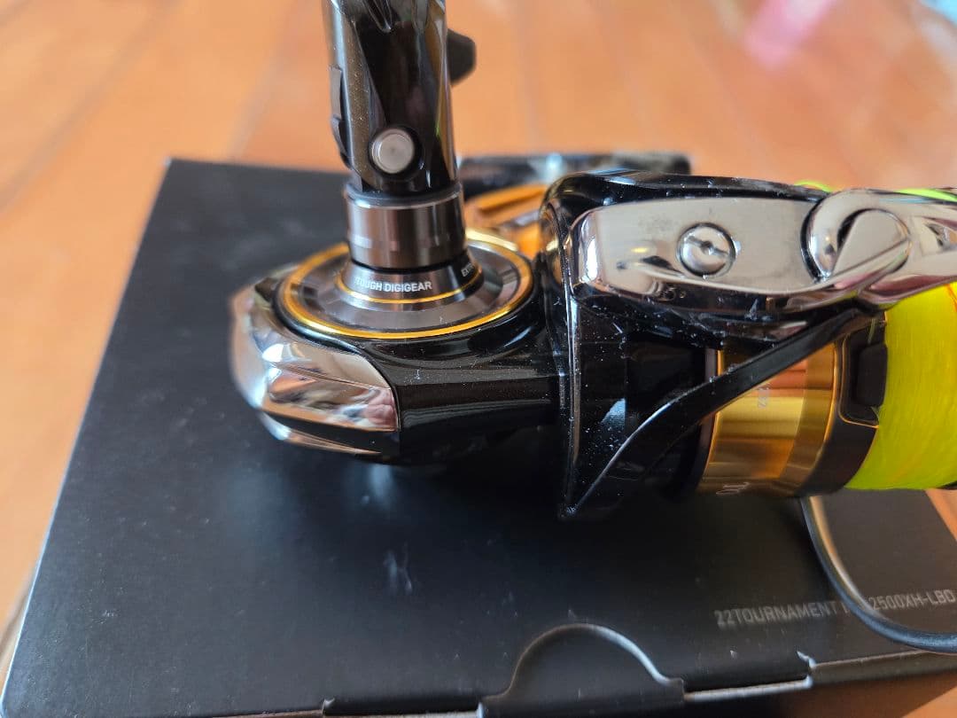 Daiwa 22トーナメントISO-2500XH-LBD