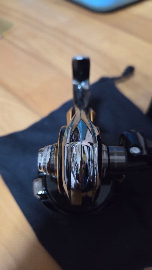 Daiwa 22トーナメントISO-2500XH-LBD