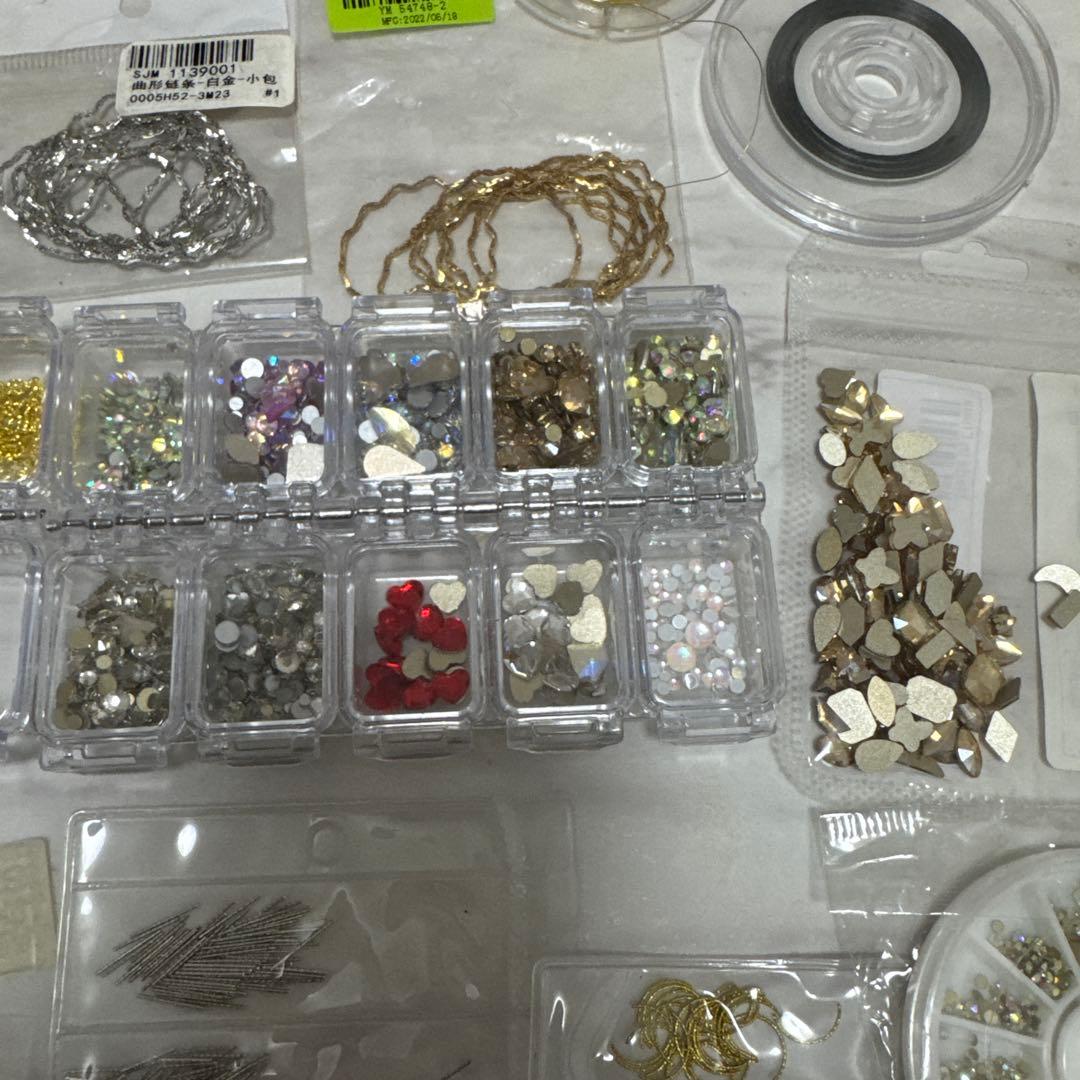 ネイル　パーツ　まとめ売り　ジェルネイル　ライト　ストーン　デコパーツ