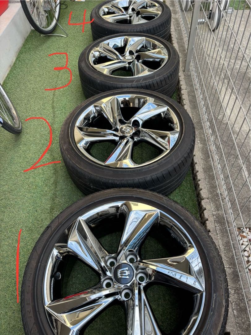 4本セット売り220系クラウンタイヤ・ホイールセット 225/45R18