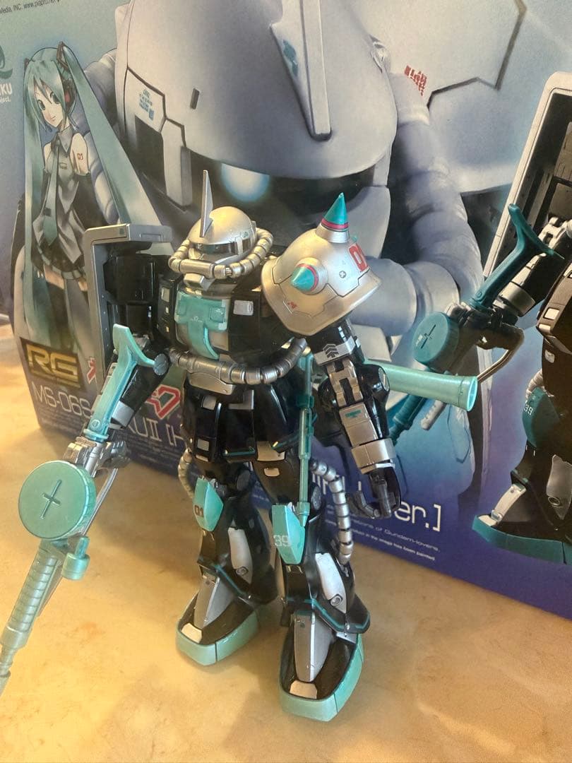 RG 初音ミクver 限定品　完成済　　リペイント