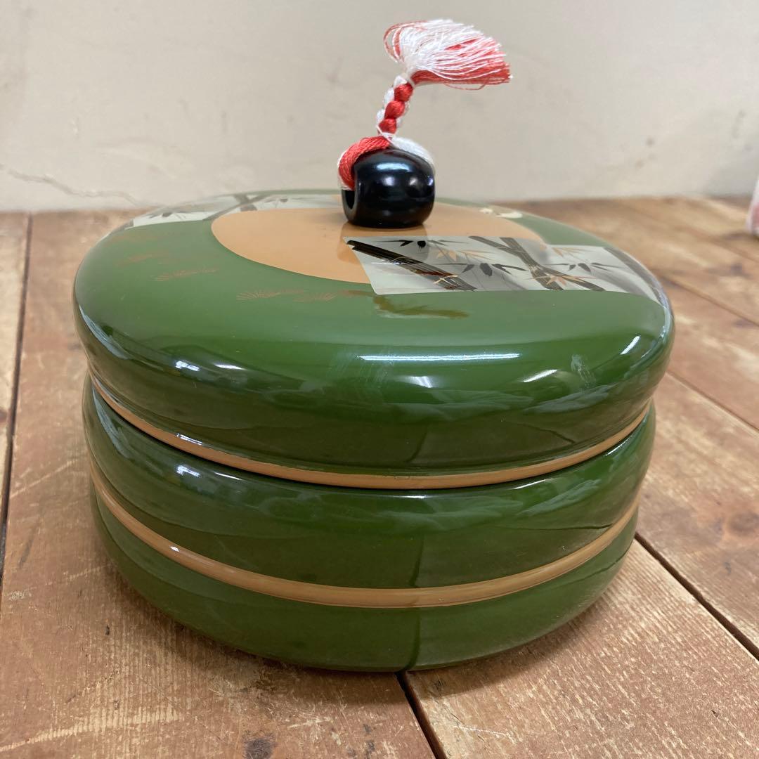 D5 和風 漆器 飾り紐付き 丸型 容器 重箱 菓子器 小物入れ 食籠 組紐