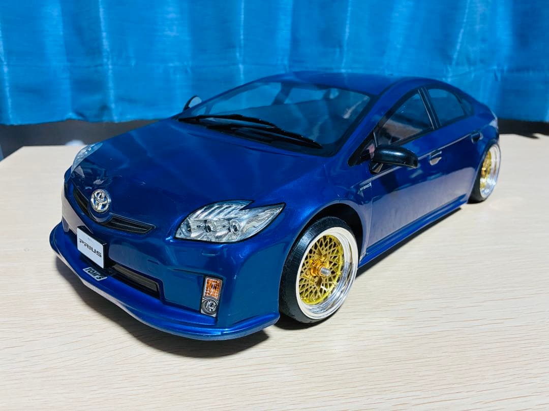 トヨタ プリウス 1/10スケール　ラジコン　ラジコンボディ