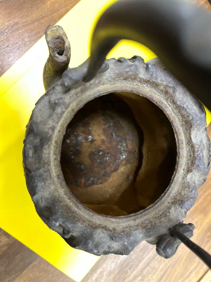 花模様の鋳鉄製鉄瓶