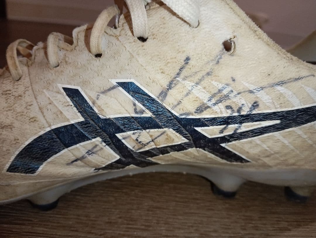 尾崎優成選手直筆サイン入りスパイク本人実使用後に譲り受けたもの 早い者勝ち