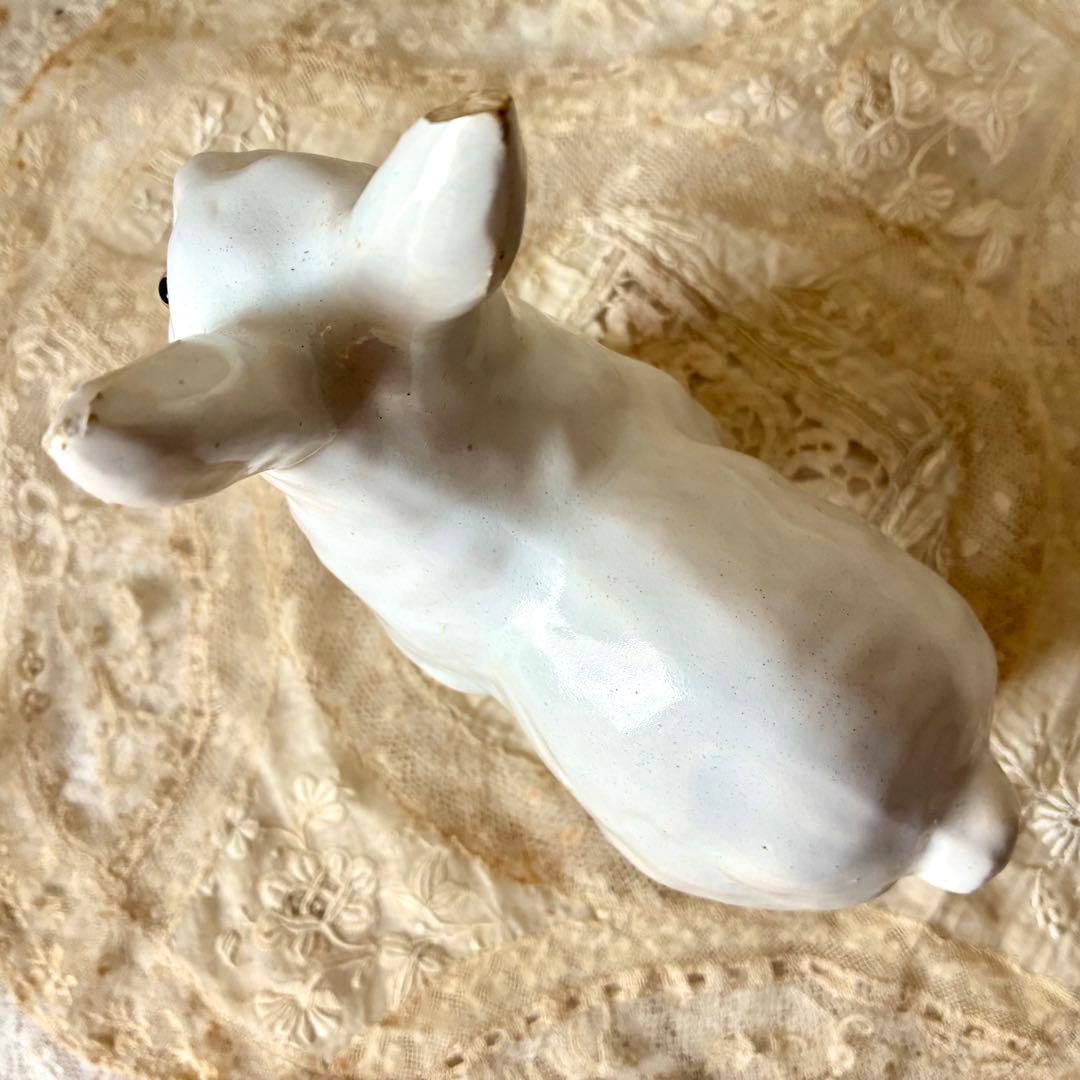 白釉のうさぎの置物　陶器オブジェ　フィギュア　ウサギ兎　フランスアンティーク