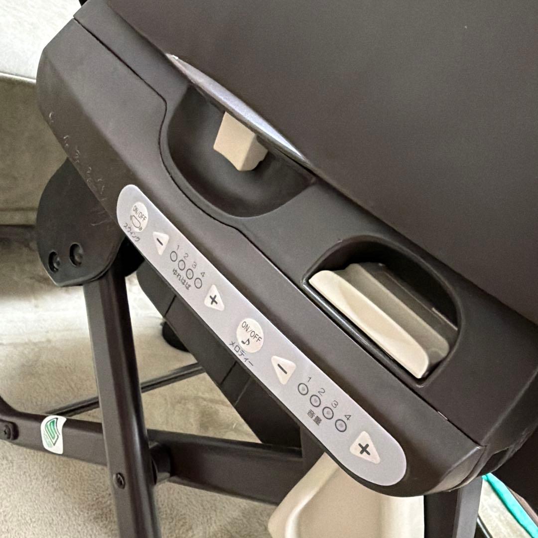 combiネムリラ オートスイング ベビーチェア