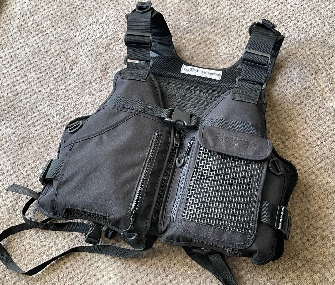 リバレイ RBB ロックショアショートベスト 7661 ブラック×ブラック