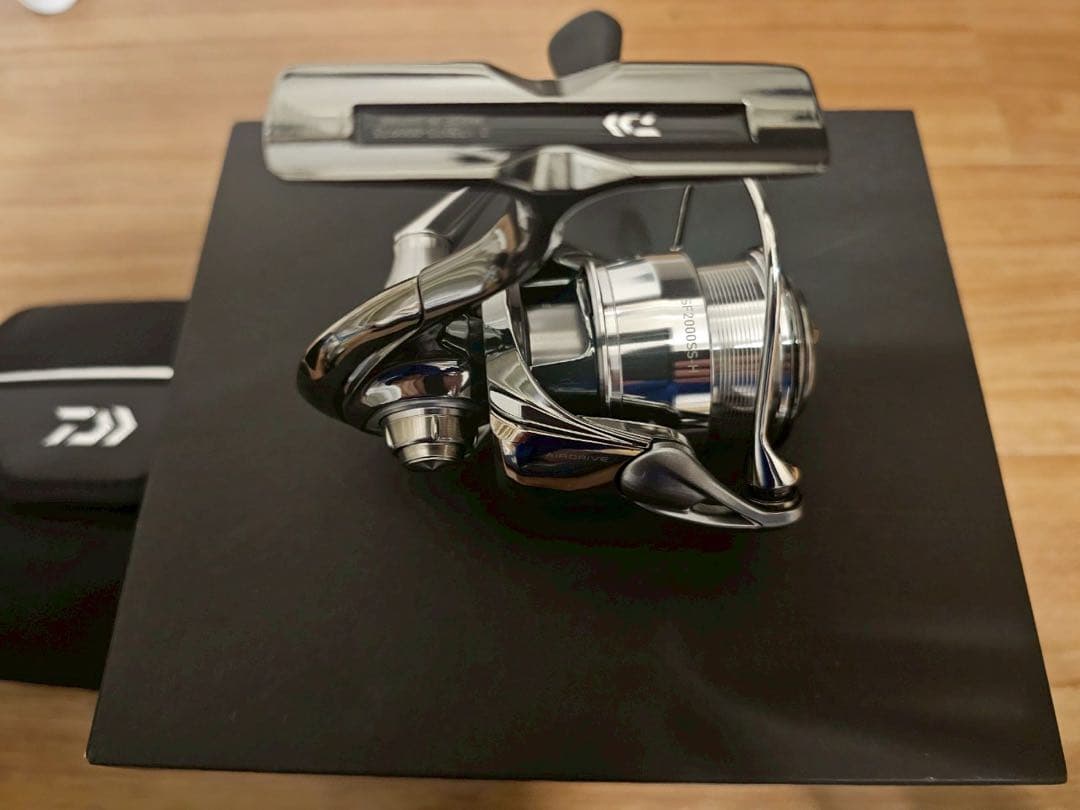 新品未使用　Daiwa 23イグジストSF 2000 SS-H 替えスプール付き