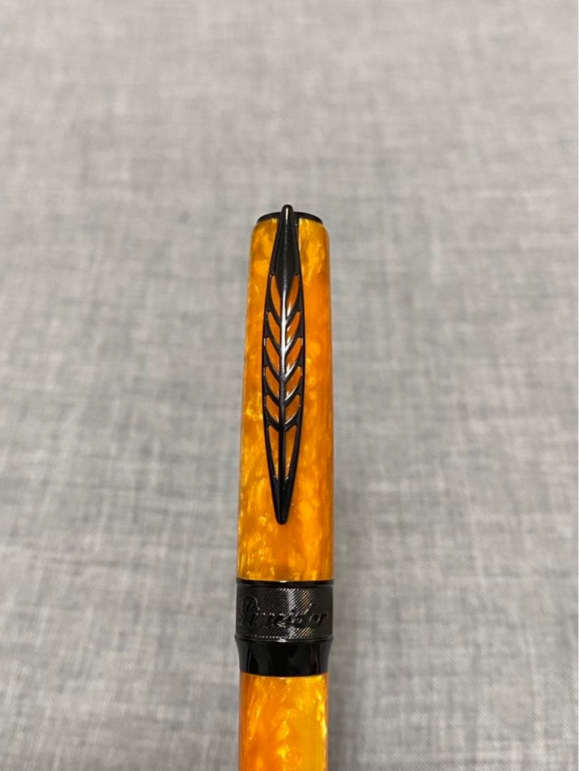 胡桃　ピナイダー ボールペン ラ・グランデ ベレッツァ ロックジャッロ