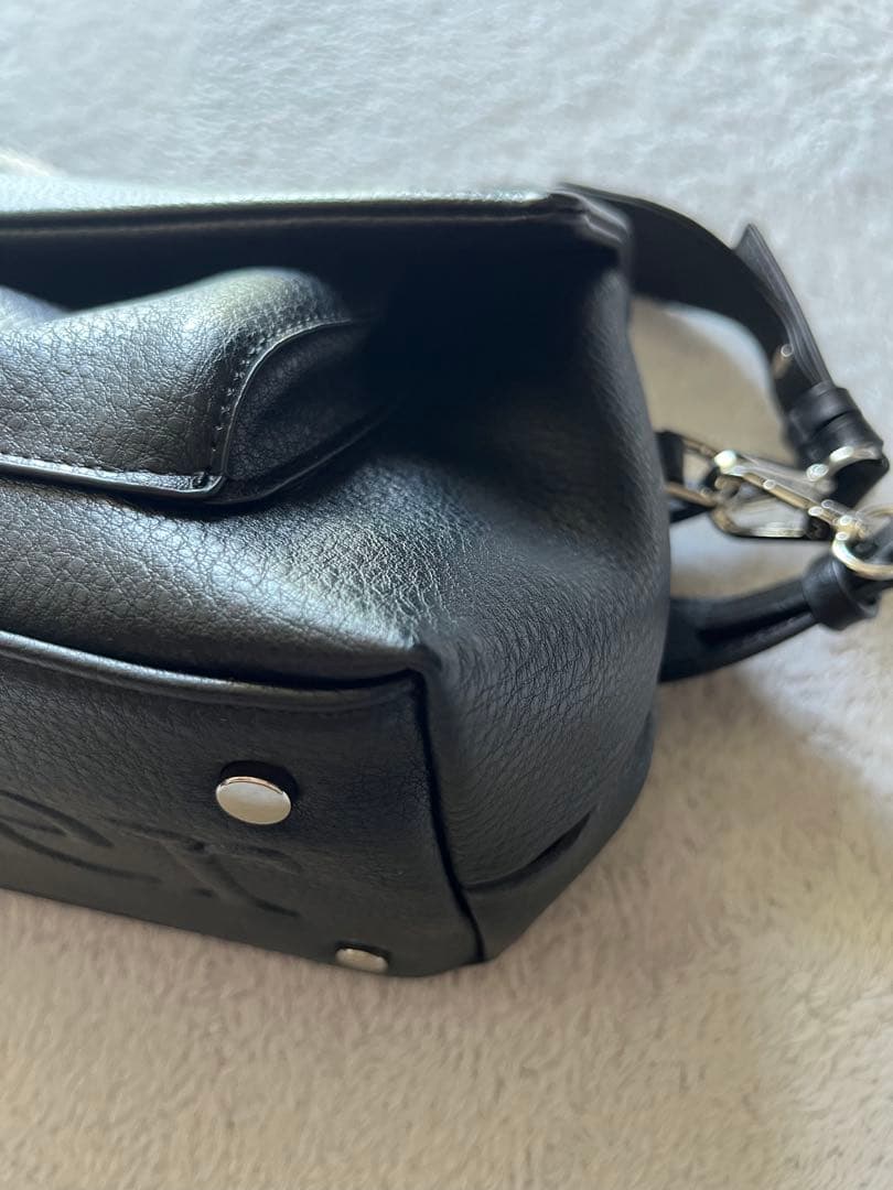 nouer ボディバッグ ブラック