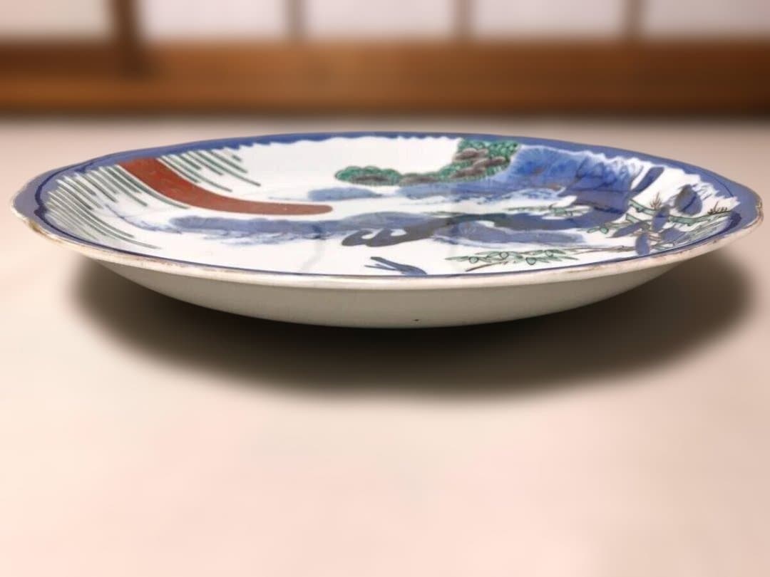 【九谷焼】29.6cm 　目跡 『松竹・立浪に鶴文様 金彩色絵大皿』