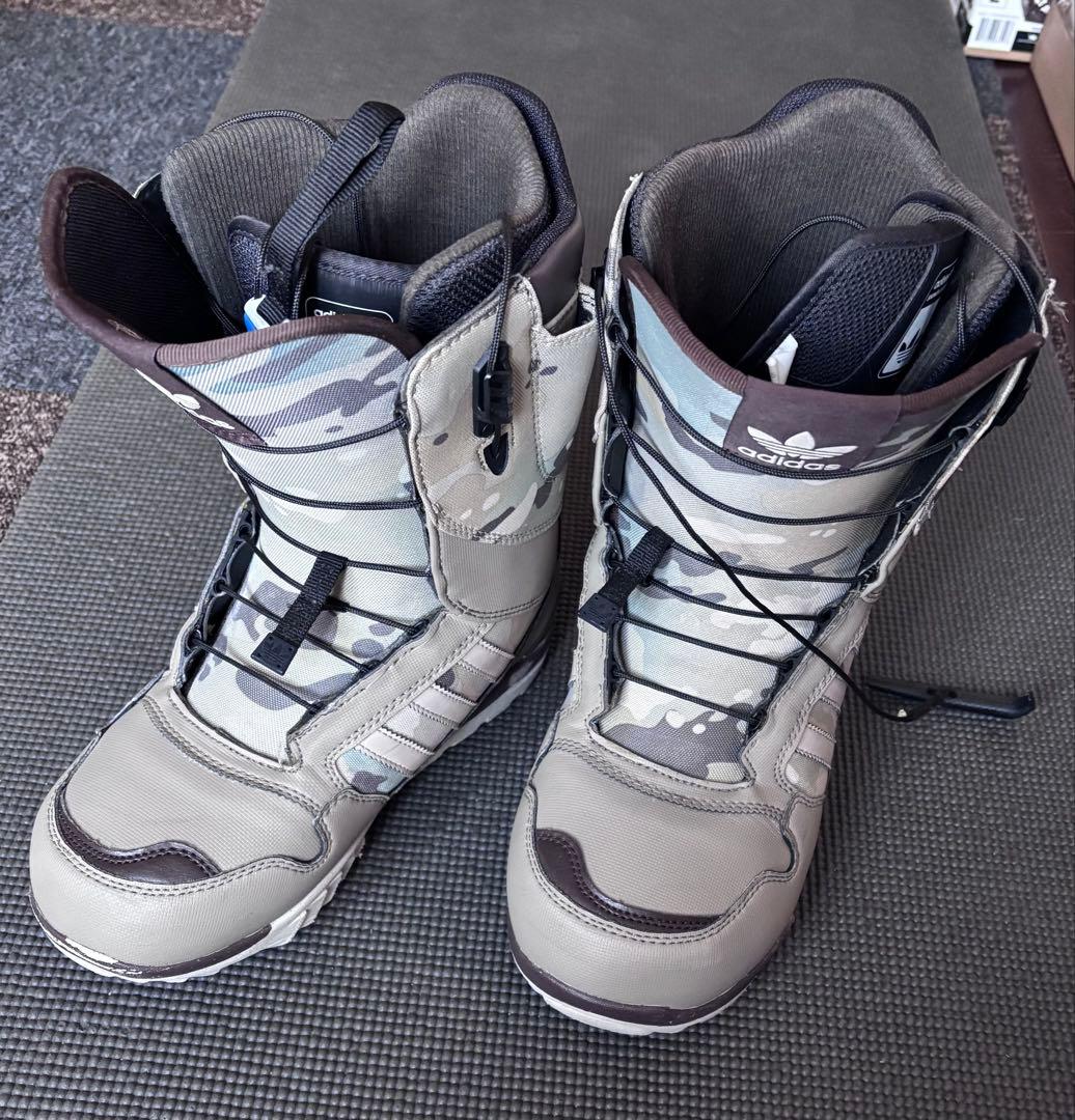 adidas スノーボードブーツ カモフラージュ