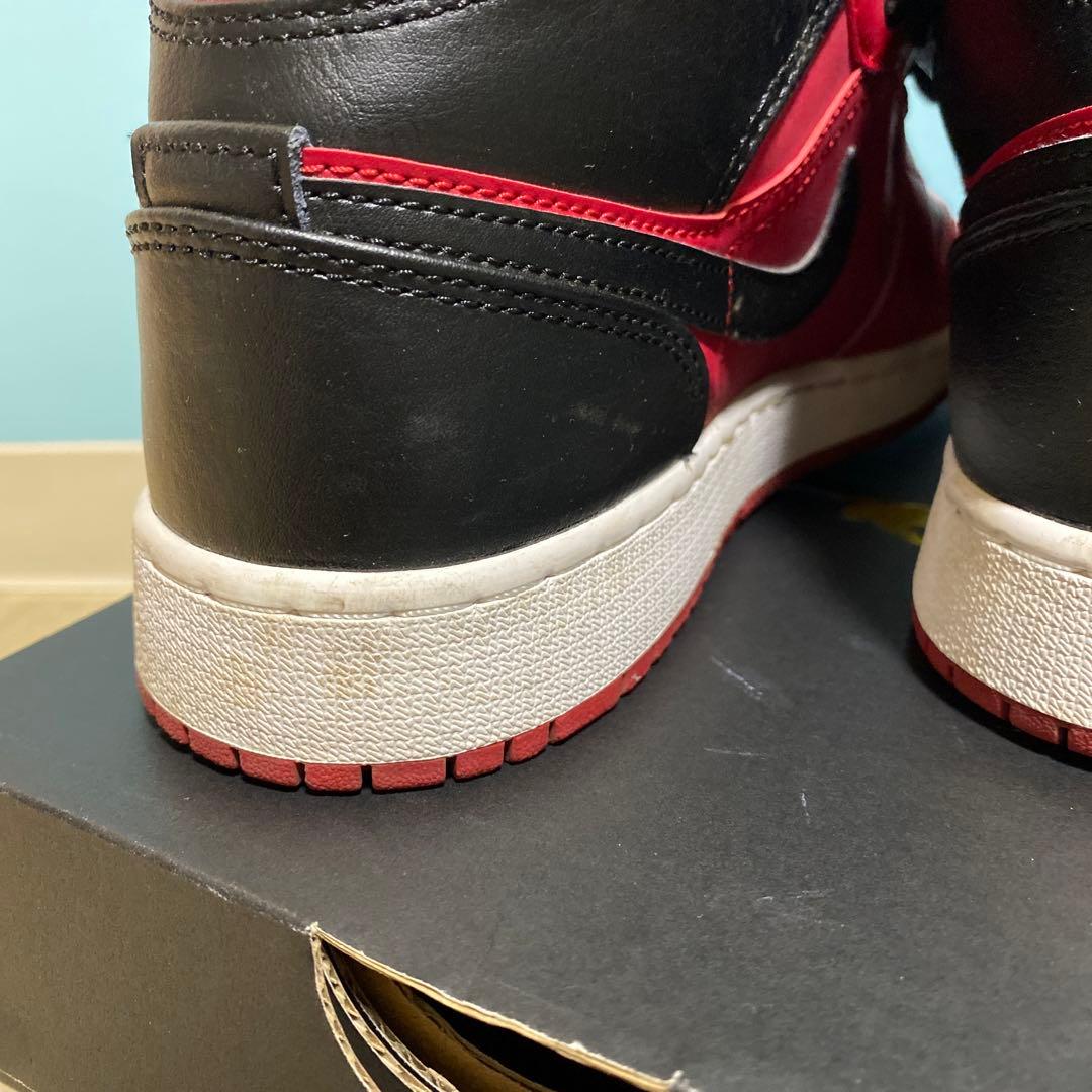 ナイキ エアジョーダン 1 ミッド　スニーカー