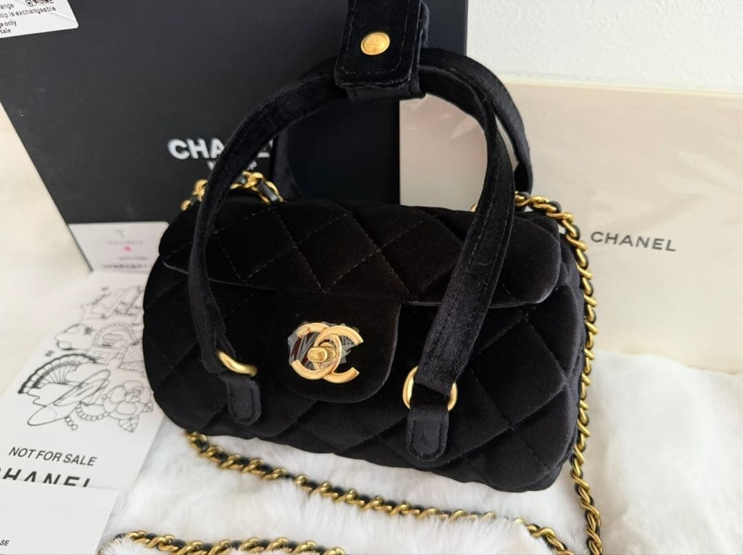 CHANEL VIP ショルダーバッグ　ベロア ゴールドチェーン　ノベルティ
